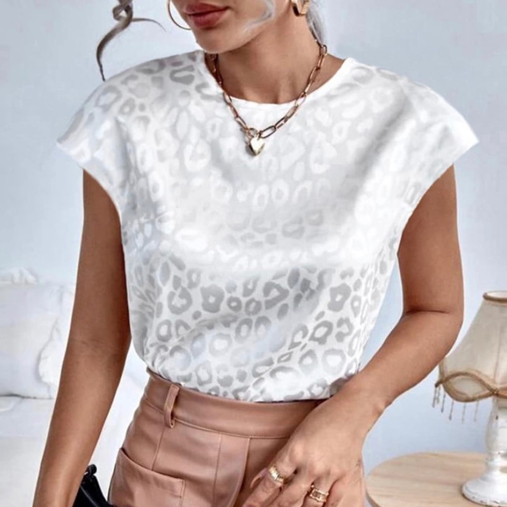 Entro Boutique White Leopard Satin Top Sz S NWT